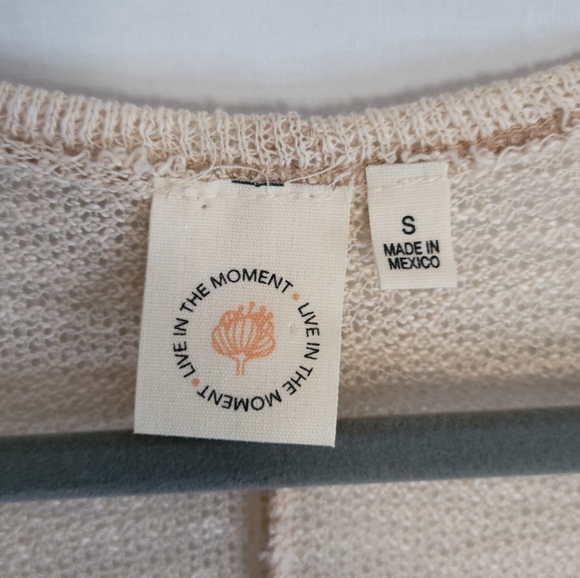 Live In The Moment Floral Cardigan Size Small - Picture 3 of 4